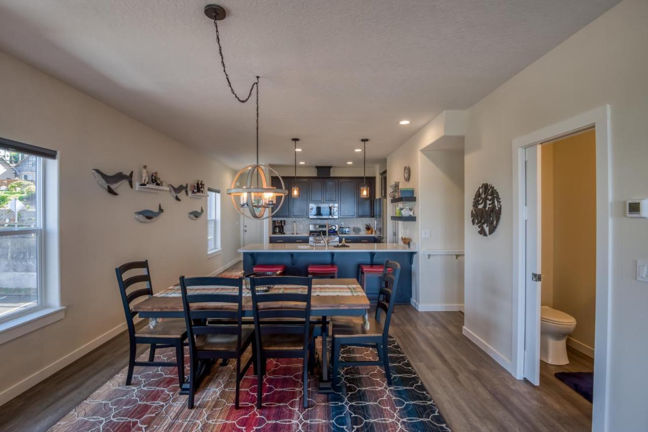 Oceanview Townhome - Pet Friendly - Sleeps 6 - King Depoe Bay Exterior foto
